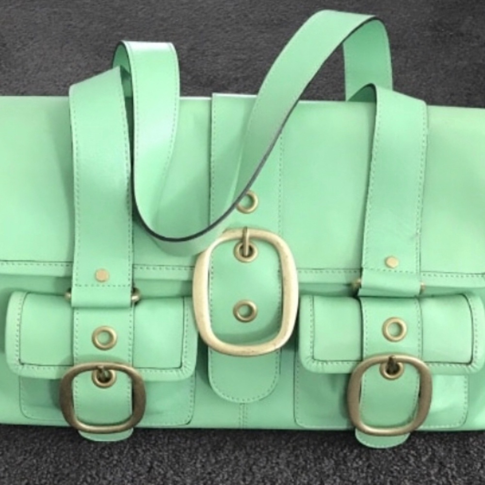 Vintage Banana Republic Pastel Green Genuine Leather Spacious Purse